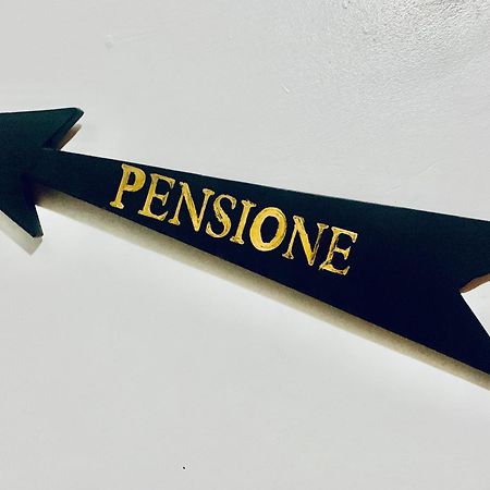 Pensione Popolo Montreal Exterior photo